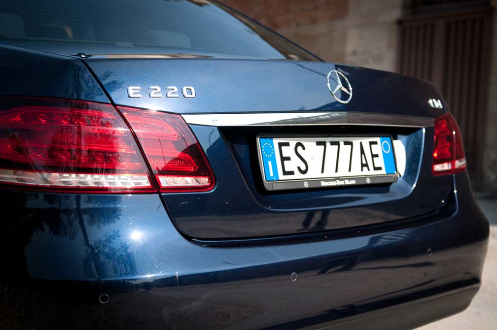 Mercedes E Класс 220 Sport: вид сзади